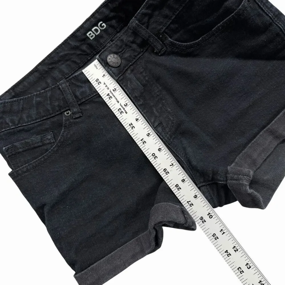 BDG Alexa Mid Rise Denim Shorts Dark Blue Cuffed 5 Pocket Womens Sz 26 - Picture 4 of 8